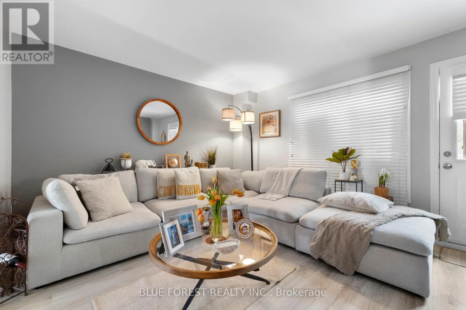 18 - 166 SOUTHDALE ROAD W, #18