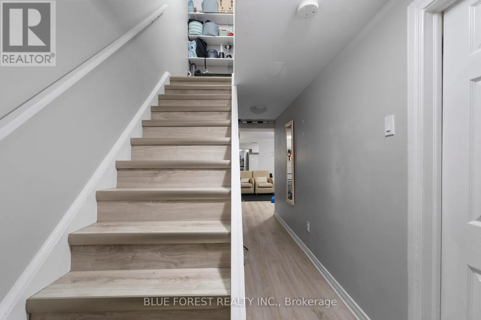 18 - 166 SOUTHDALE ROAD W, #18