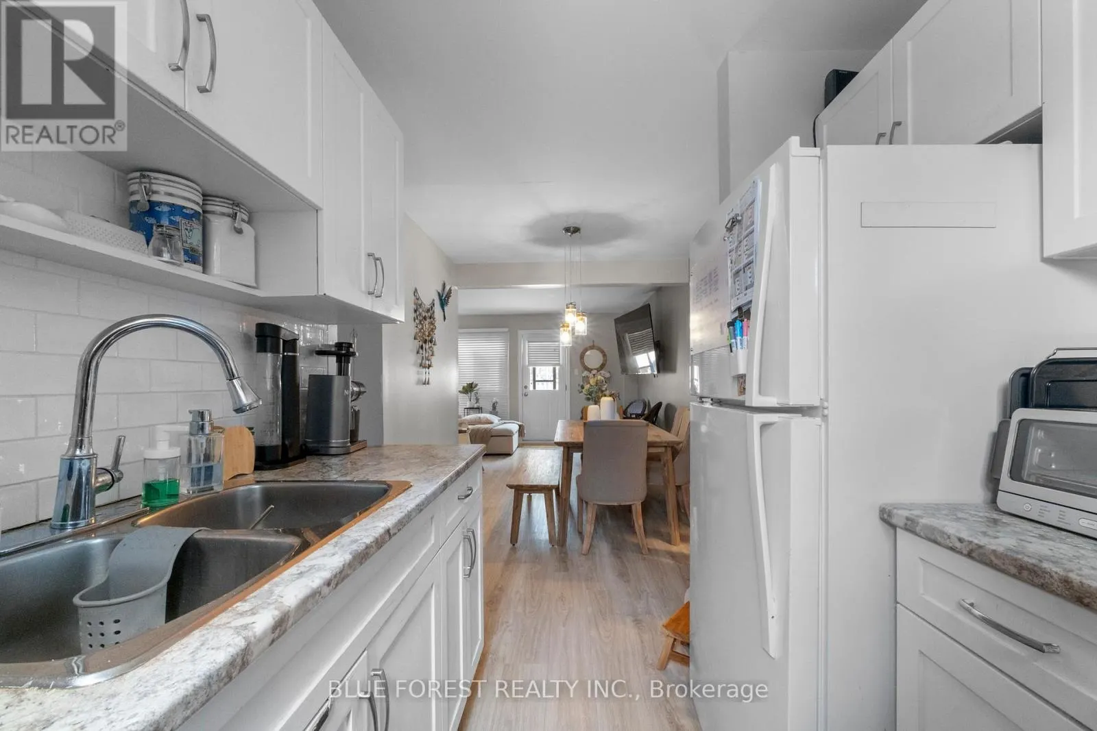 18 - 166 SOUTHDALE ROAD W, #18