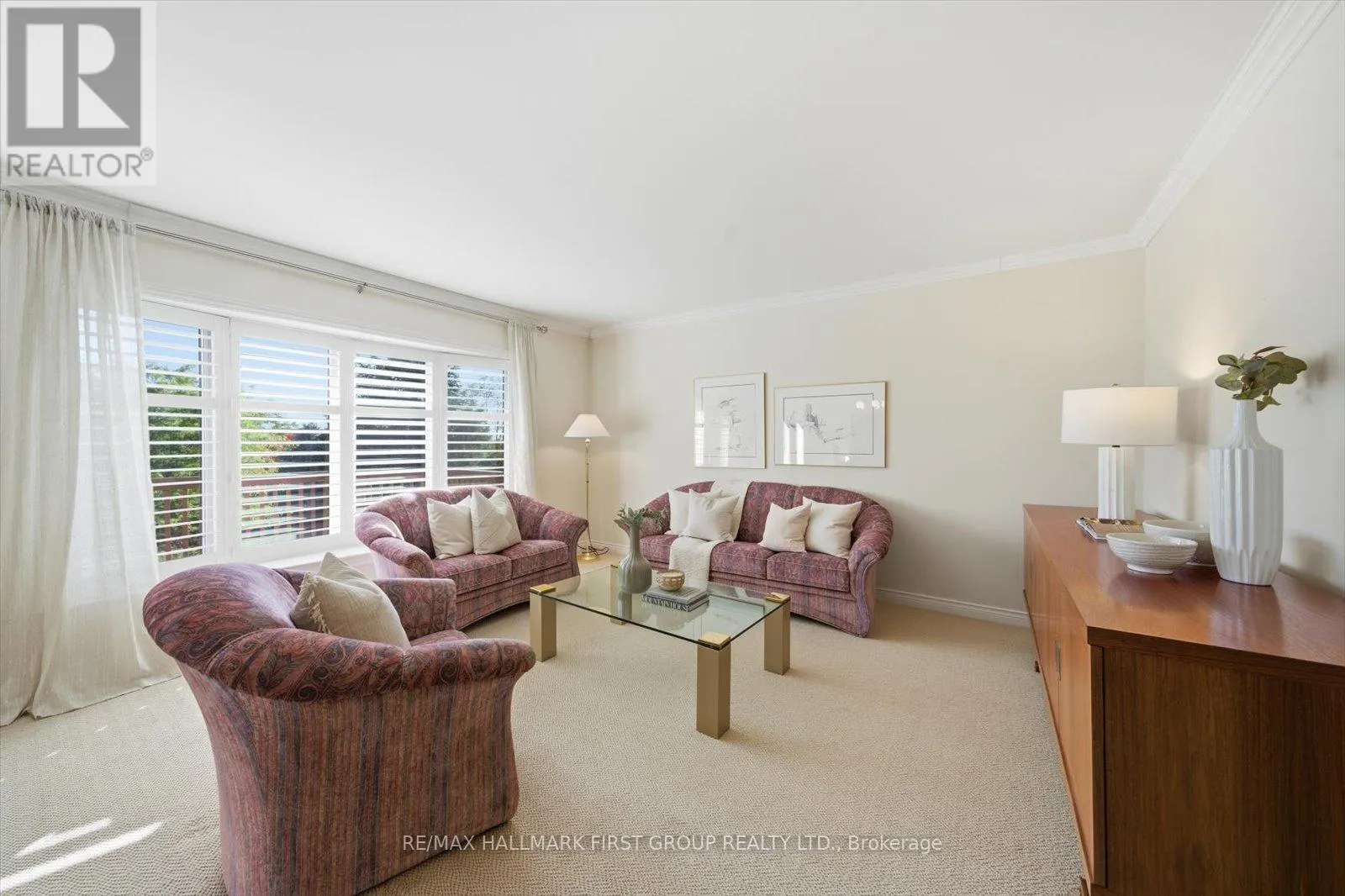 4 SUNRISE COURT