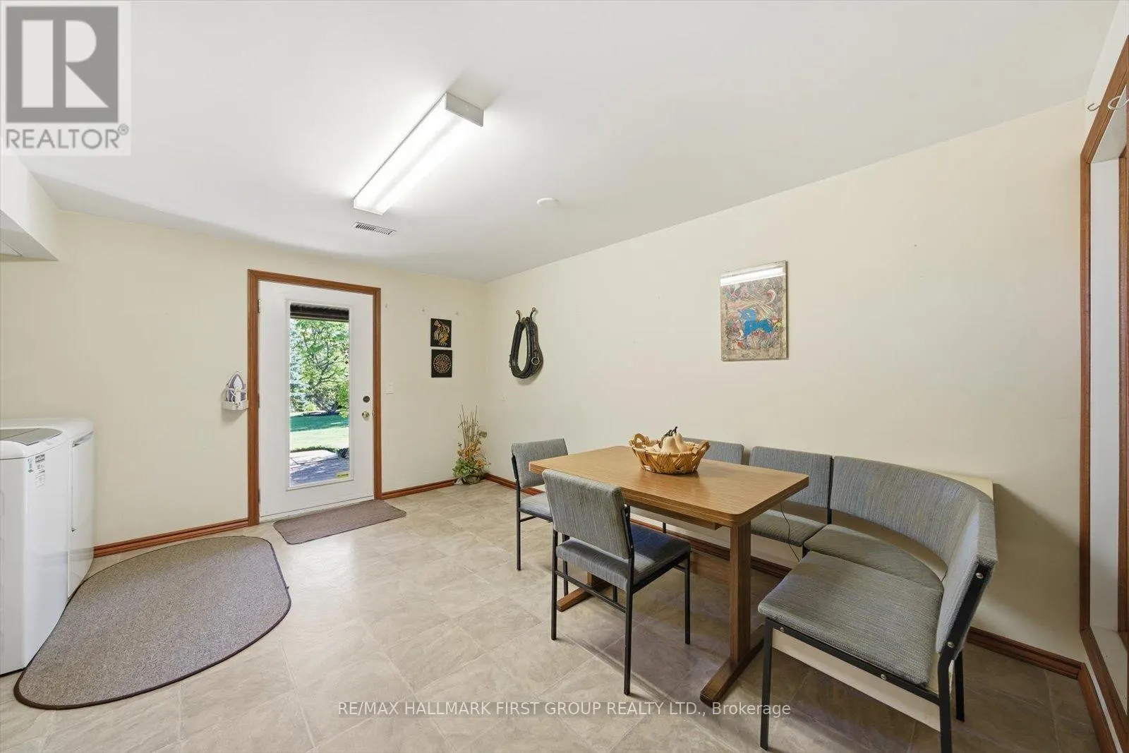 4 SUNRISE COURT