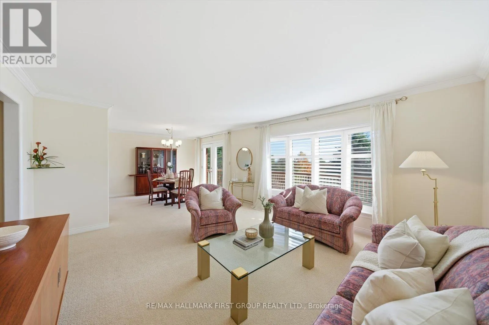 4 SUNRISE COURT