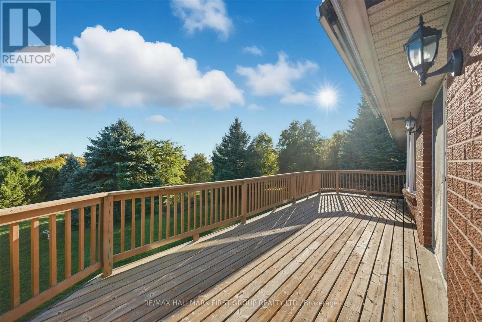 4 SUNRISE COURT