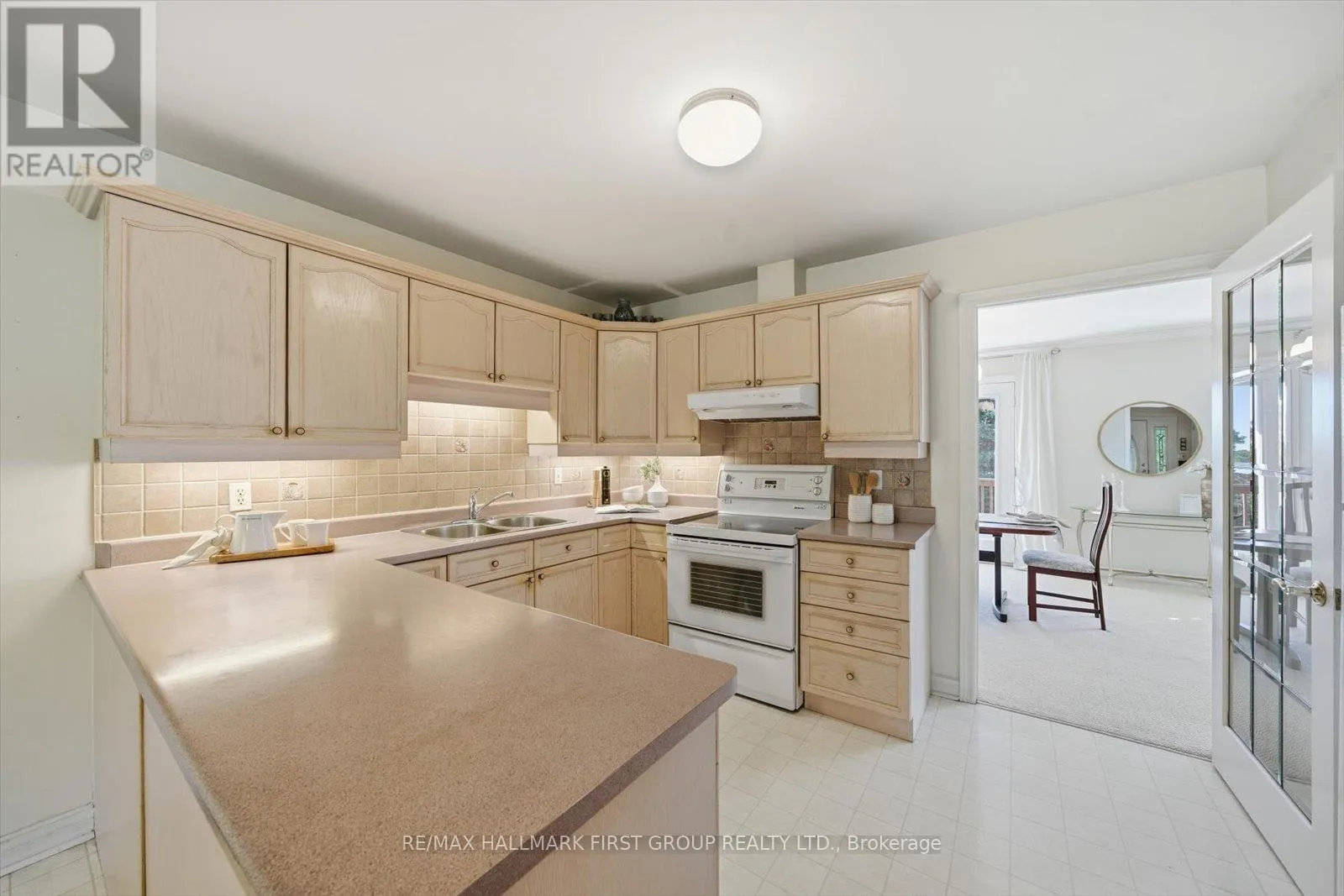 4 SUNRISE COURT