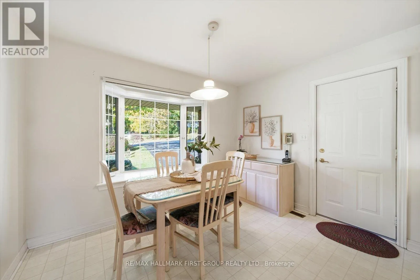 4 SUNRISE COURT