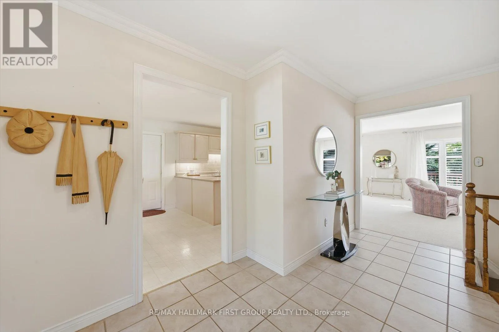 4 SUNRISE COURT