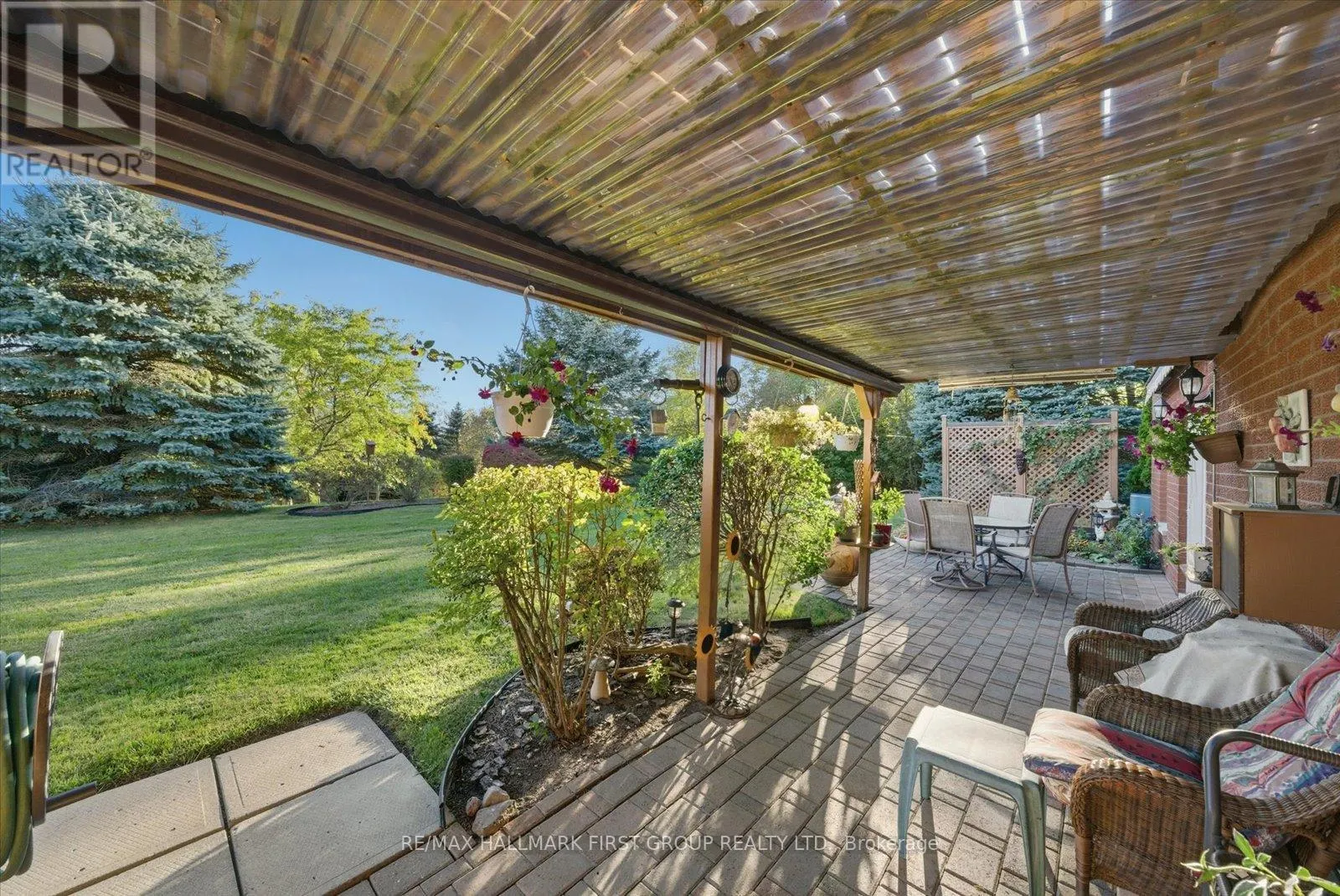 4 SUNRISE COURT