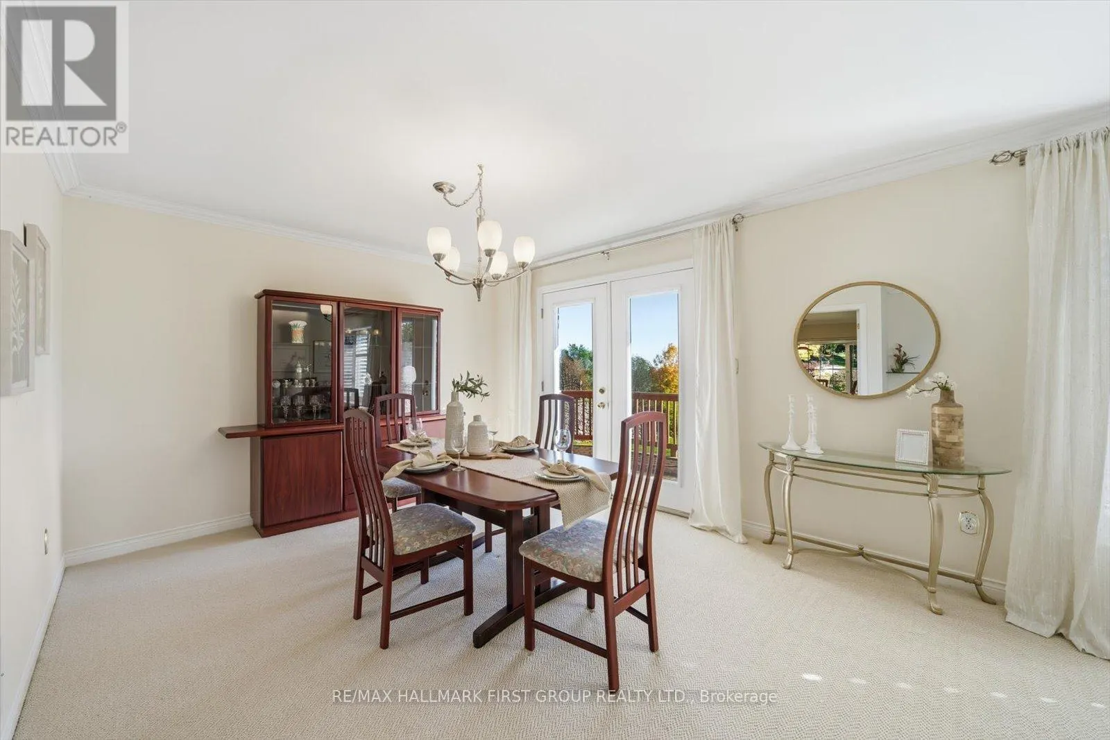 4 SUNRISE COURT