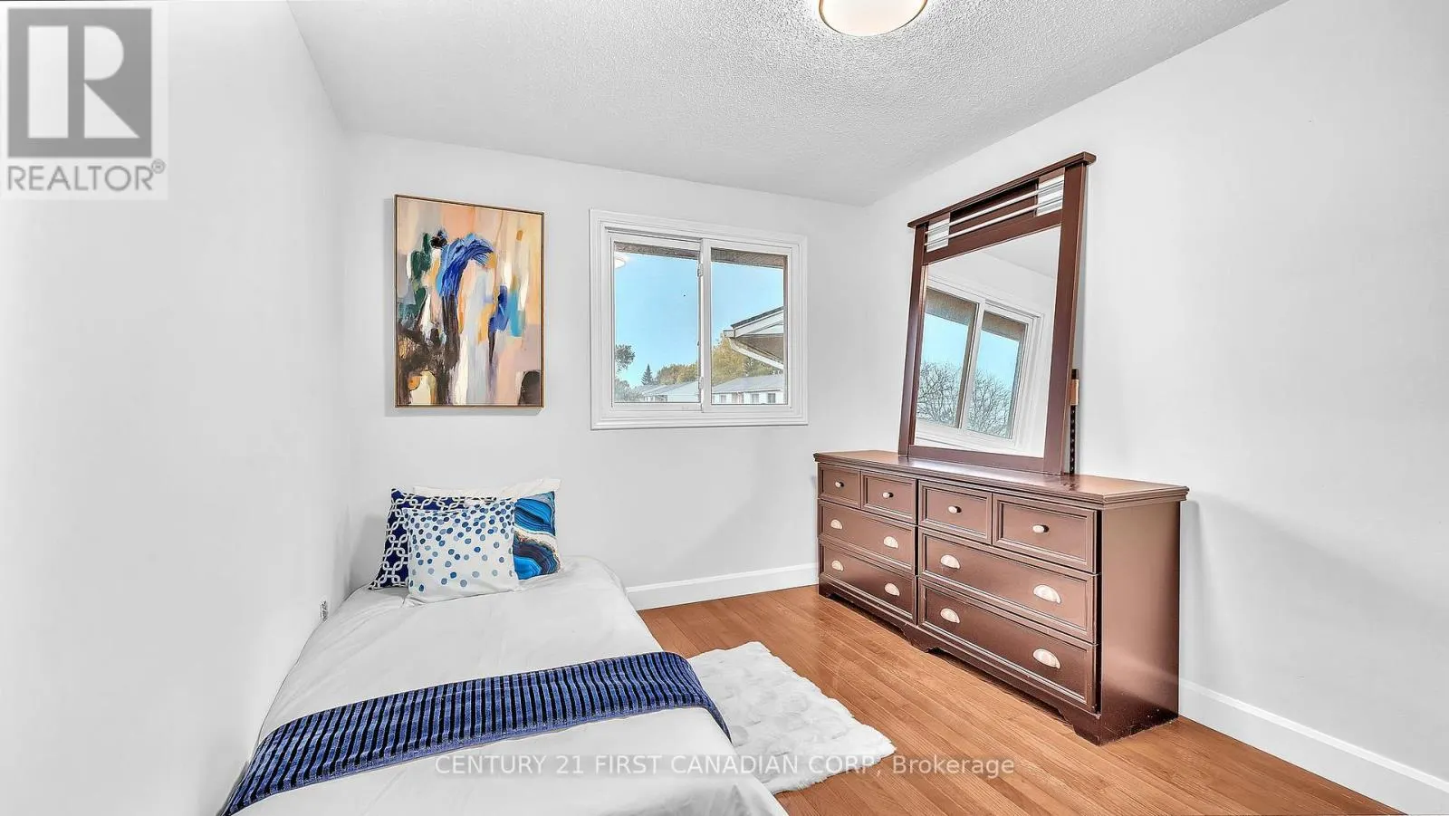 22 - 300 SANDRINGHAM CRESCENT, #22