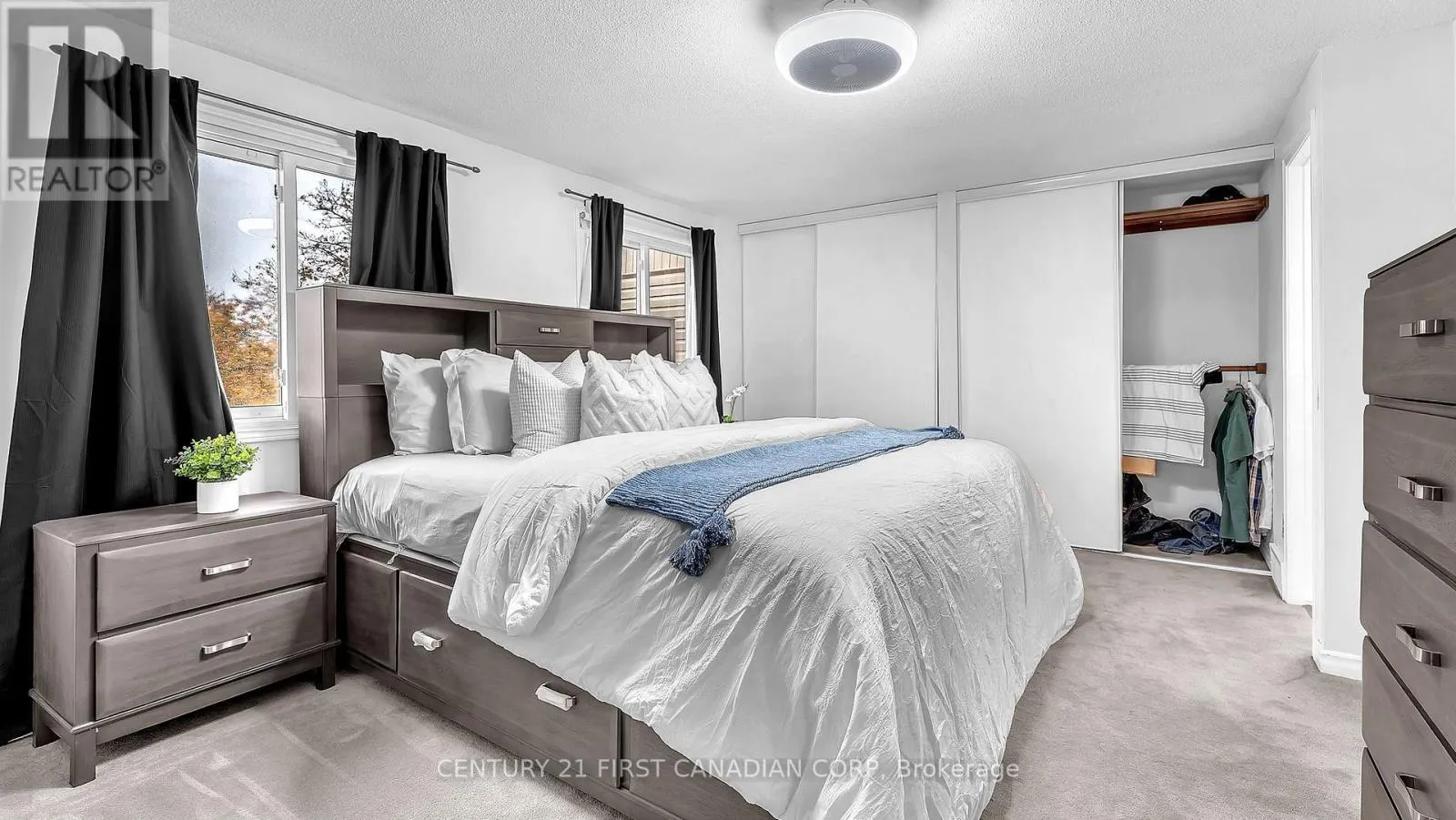 22 - 300 SANDRINGHAM CRESCENT, #22