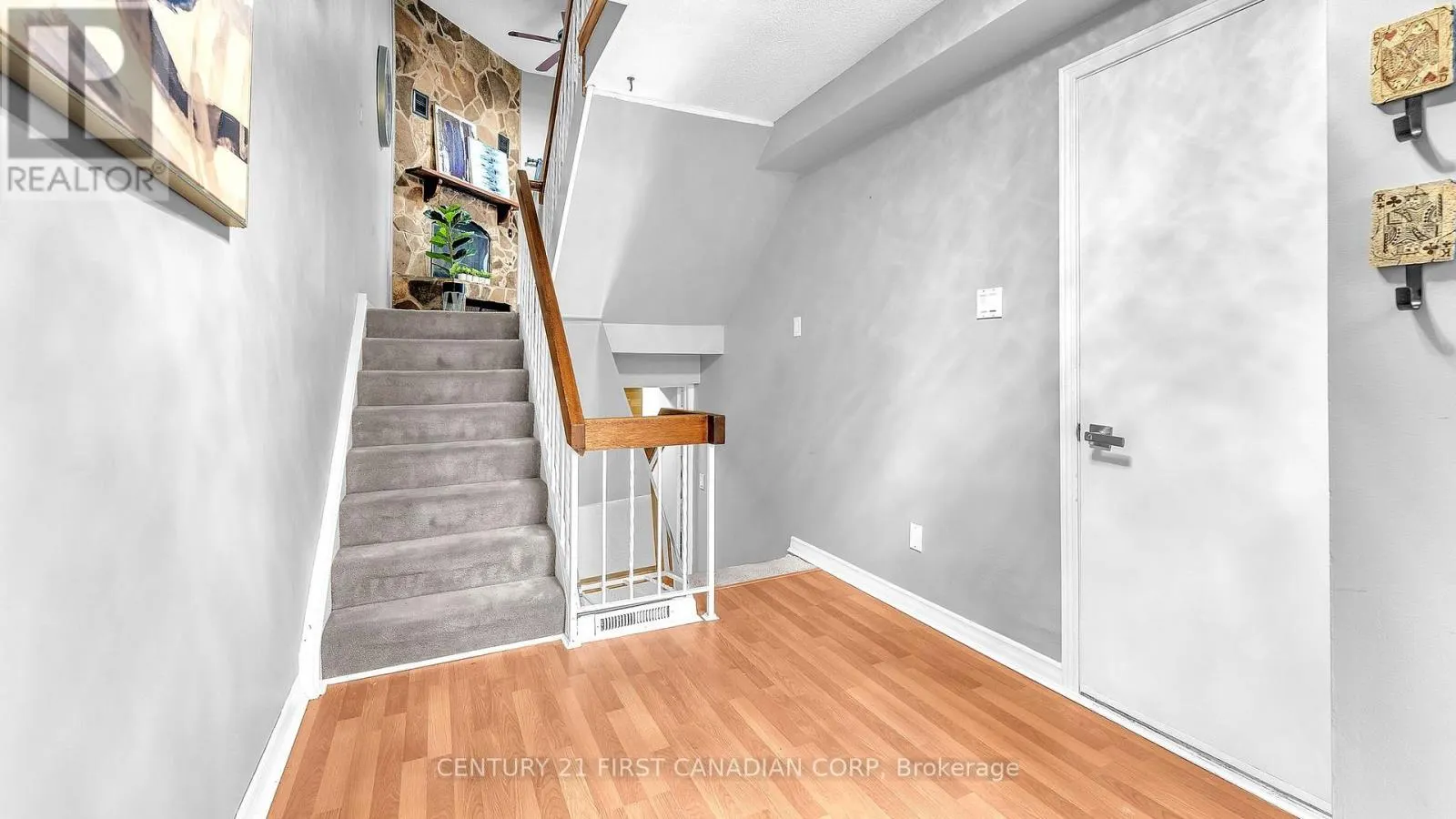 22 - 300 SANDRINGHAM CRESCENT, #22