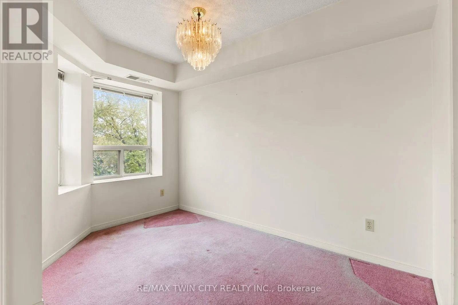 404 - 281 BRISTOL STREET
