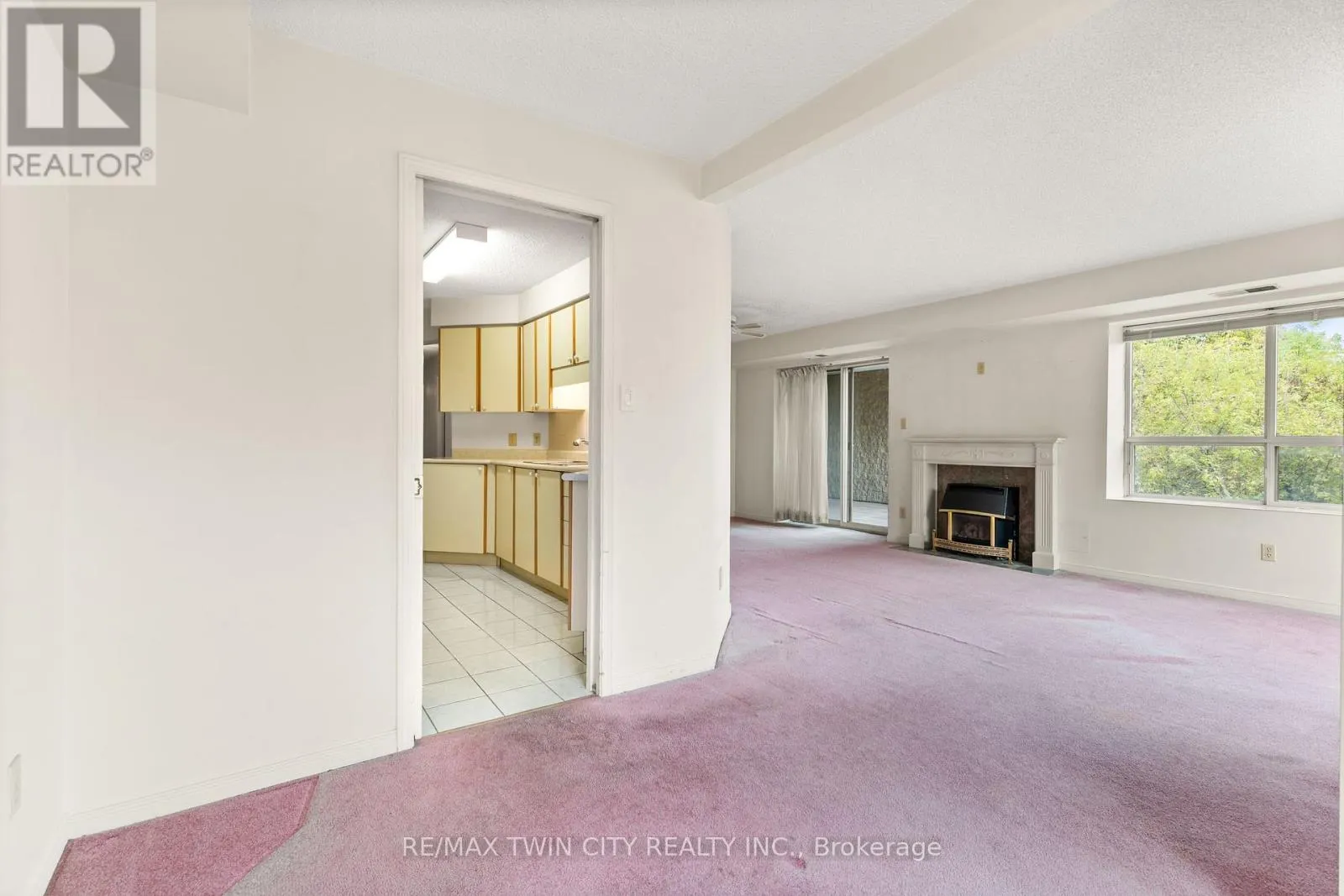404 - 281 BRISTOL STREET