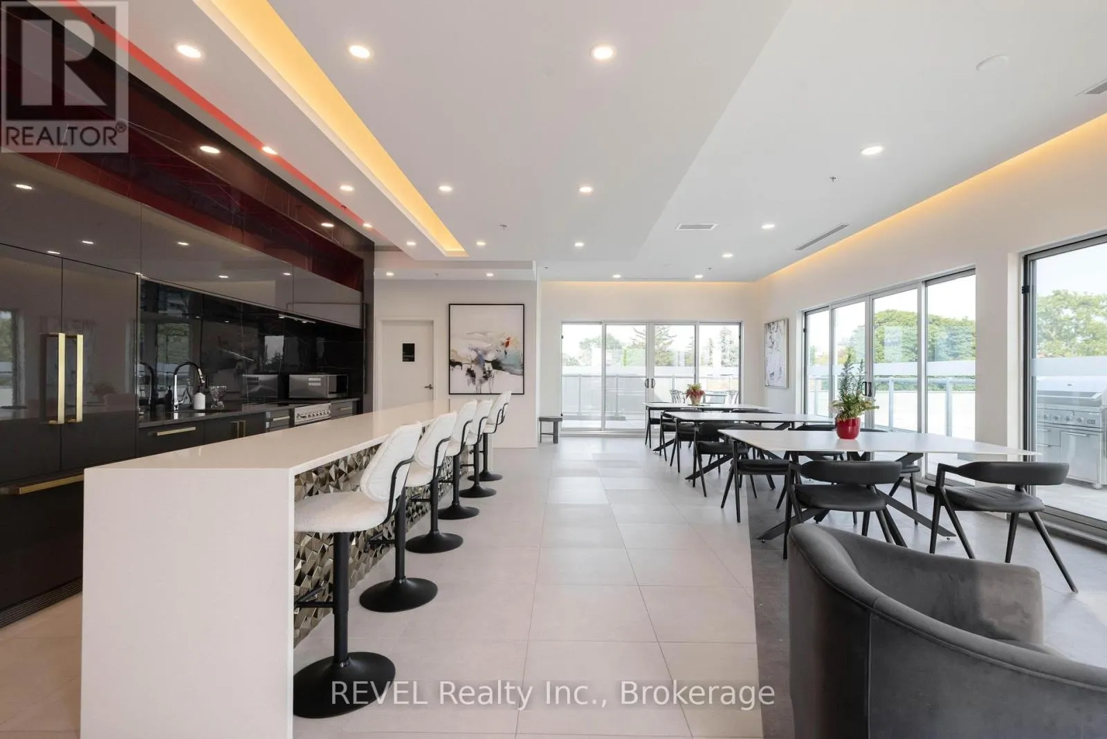 405 - 77 YATES STREET, #405