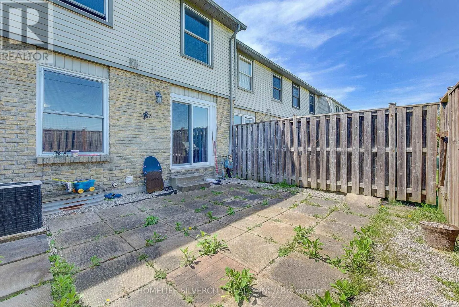 183 DEVERON CRESCENT