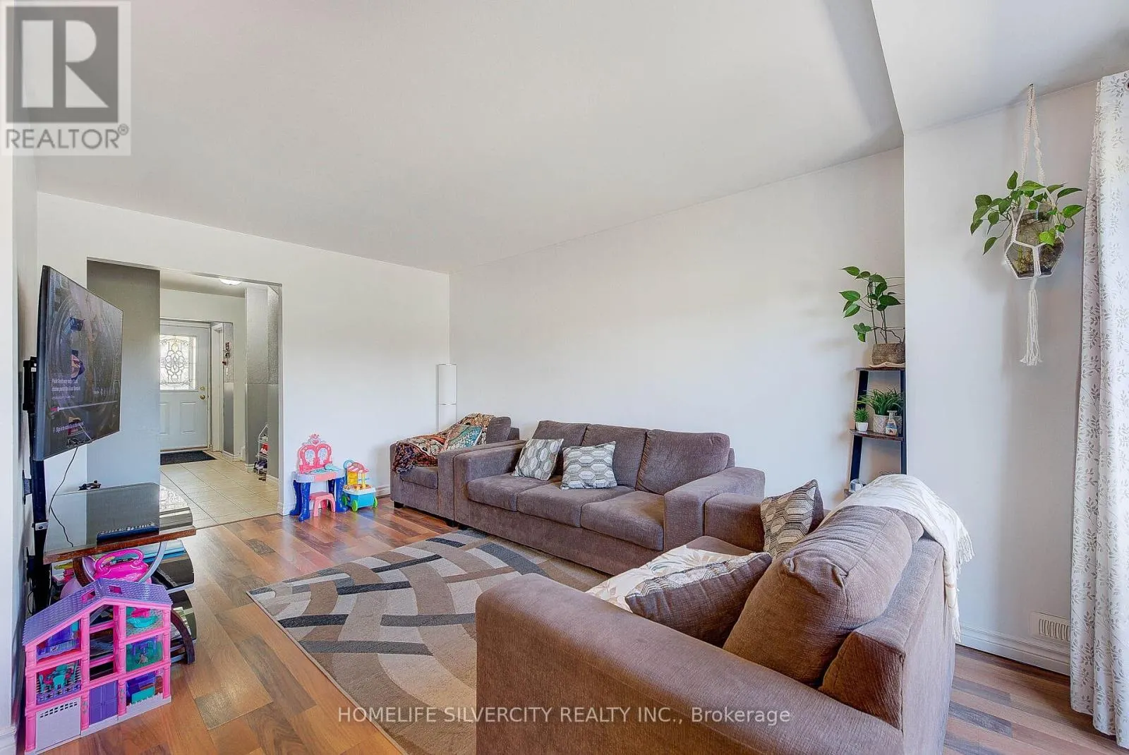 183 DEVERON CRESCENT