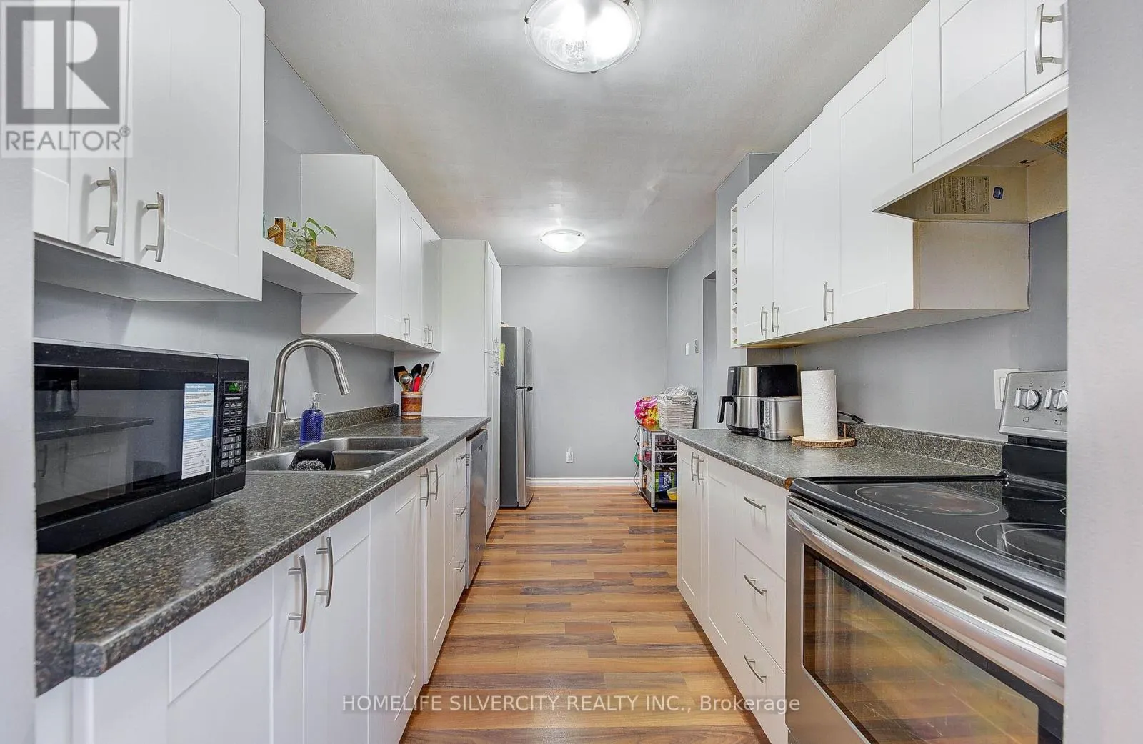 183 DEVERON CRESCENT