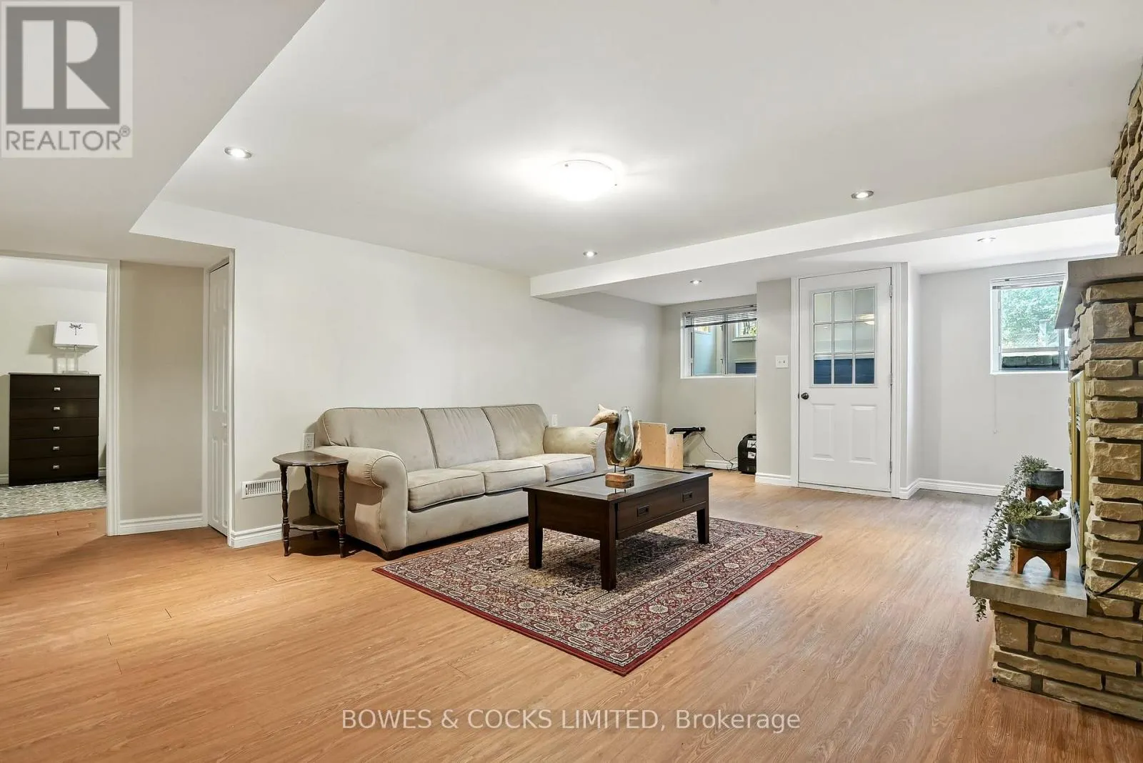 433 MANORHILL AVENUE