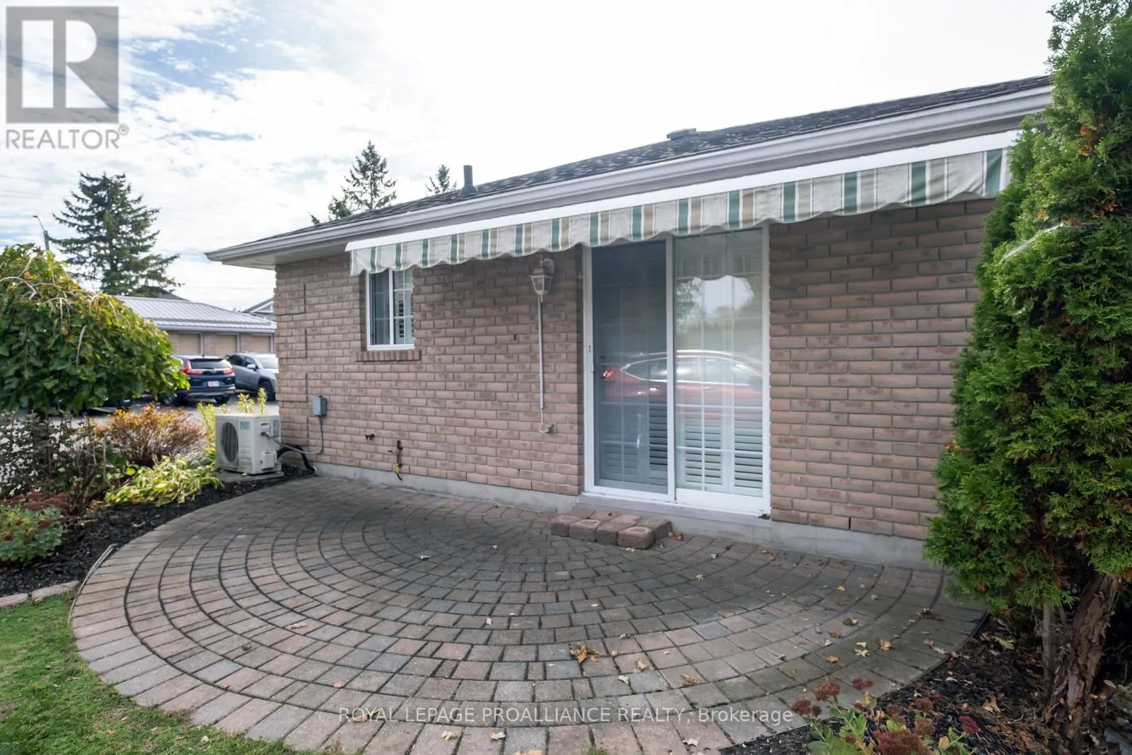 8 - 351 CANNIFTON ROAD N, #8