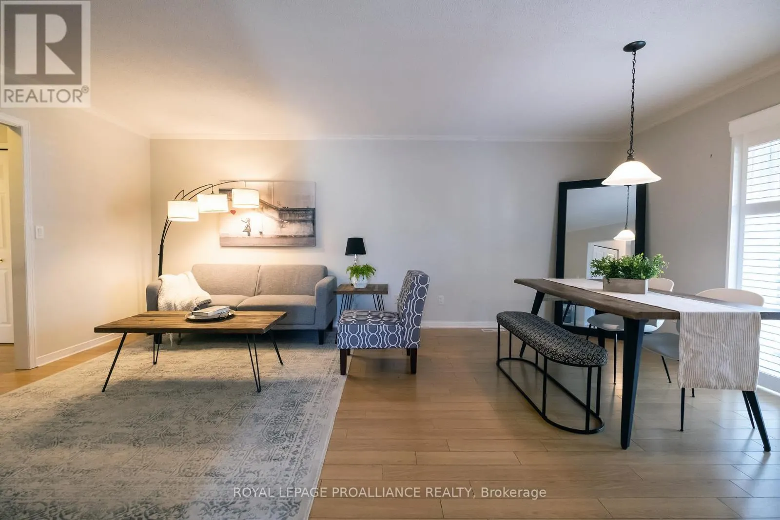 8 - 351 CANNIFTON ROAD N, #8