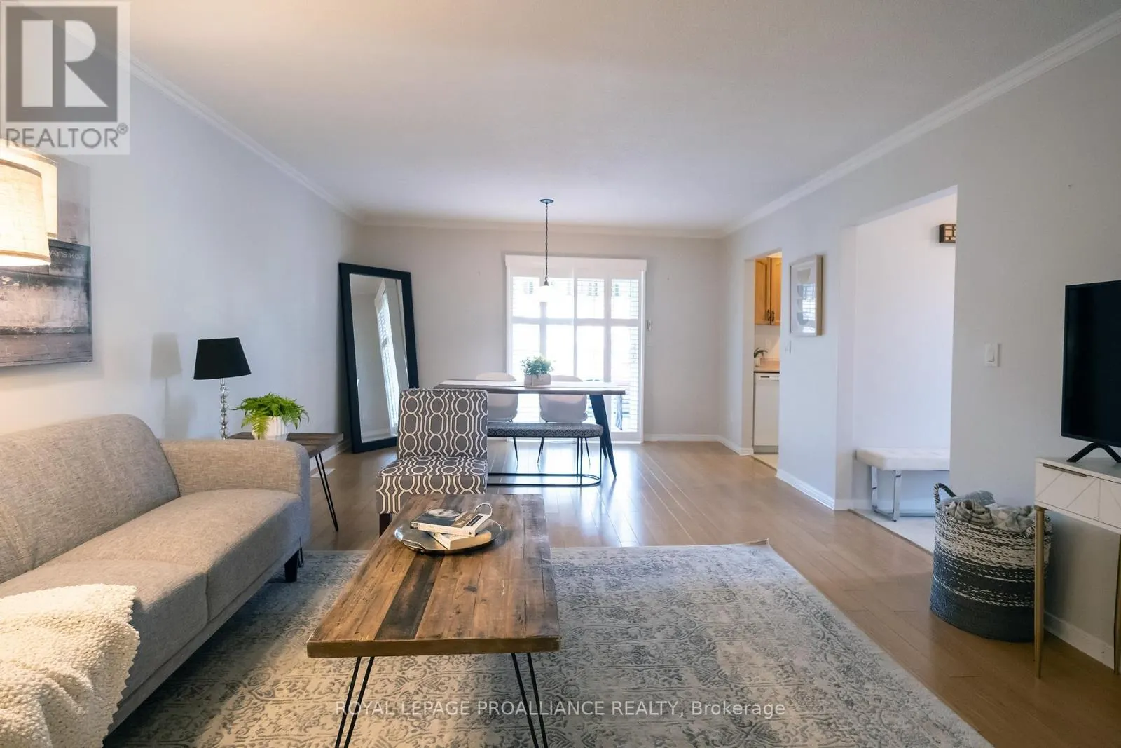 8 - 351 CANNIFTON ROAD N, #8