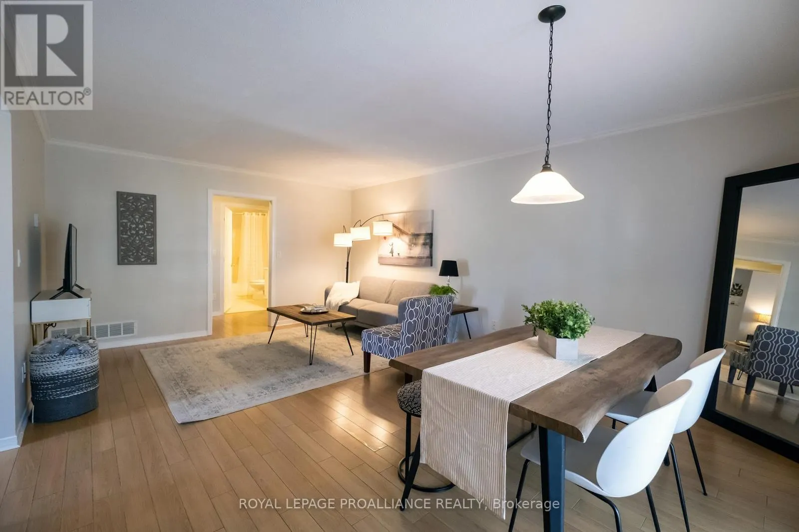8 - 351 CANNIFTON ROAD N, #8