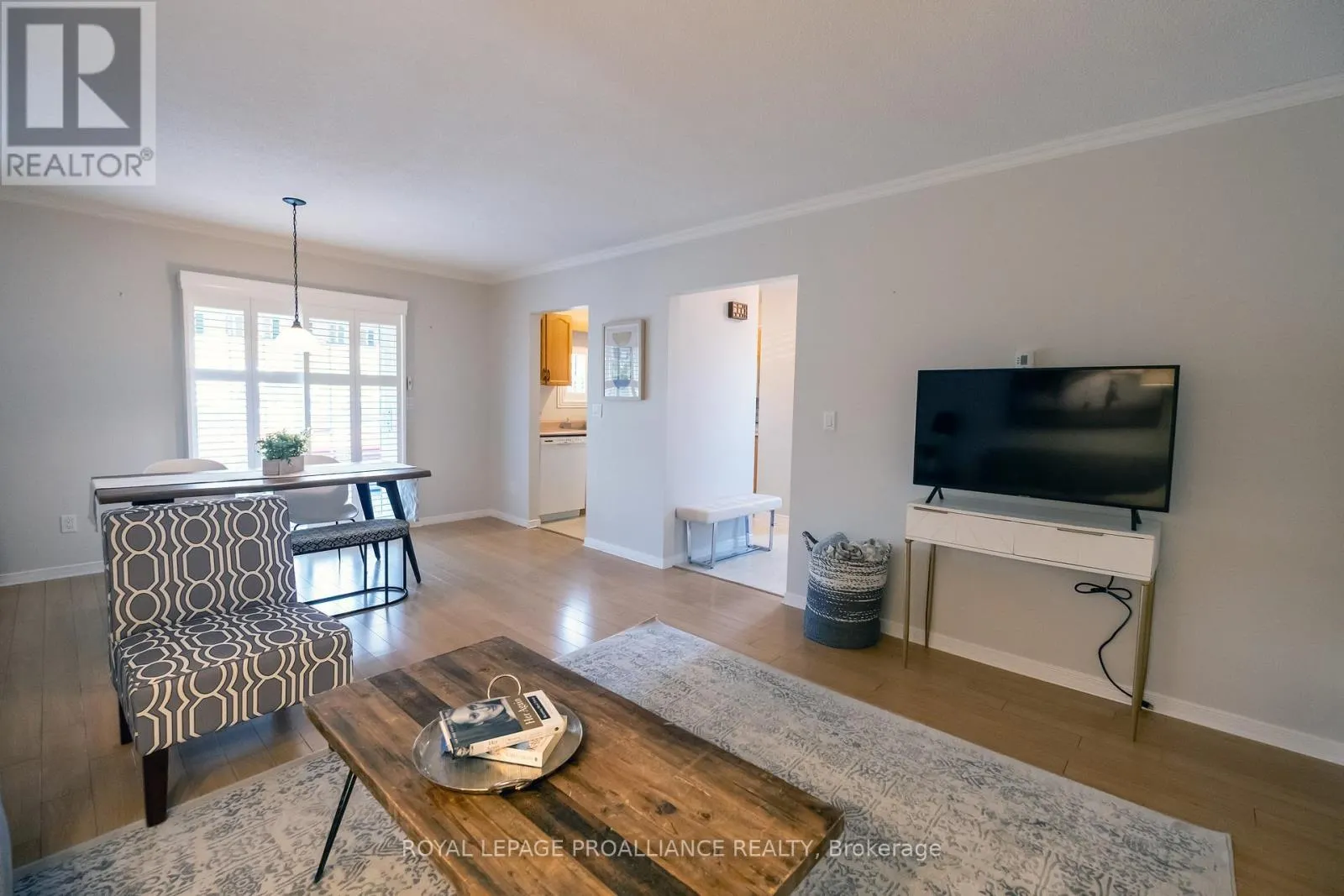 8 - 351 CANNIFTON ROAD N, #8