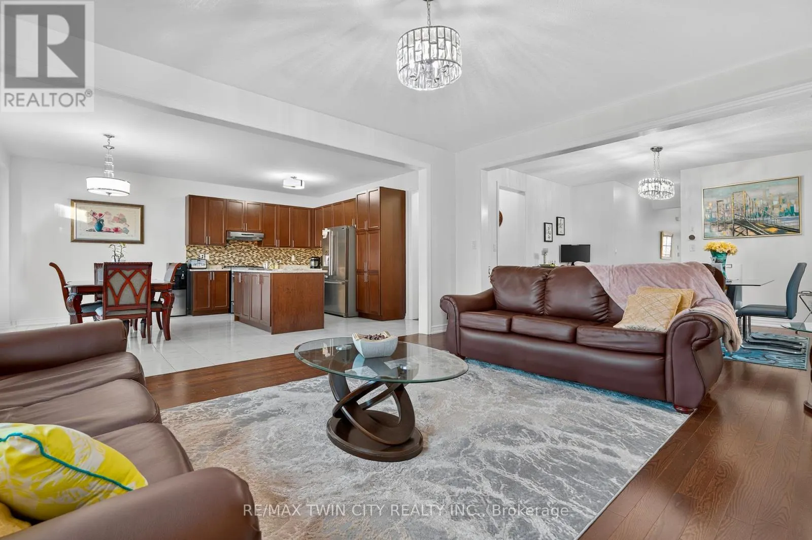 411 LINDEN DRIVE