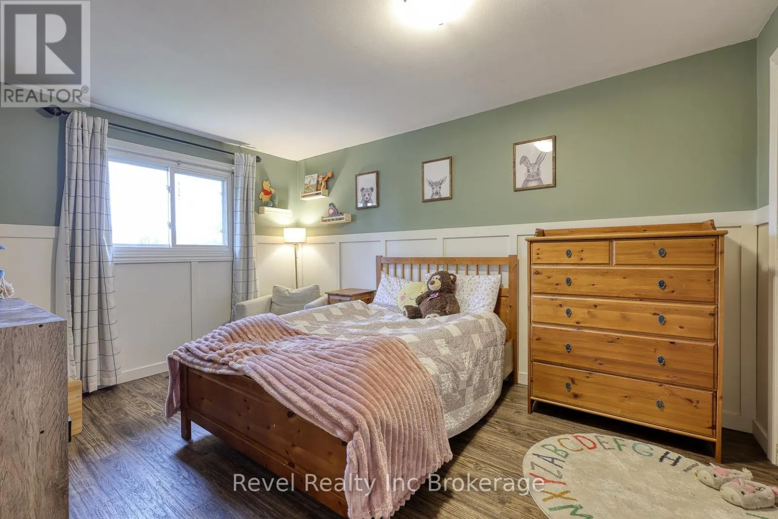 1011B VANIER AVENUE