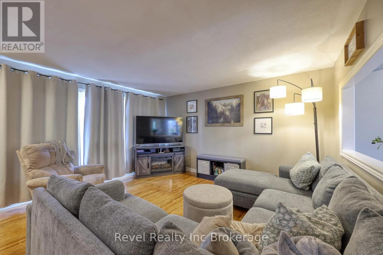 1011B VANIER AVENUE