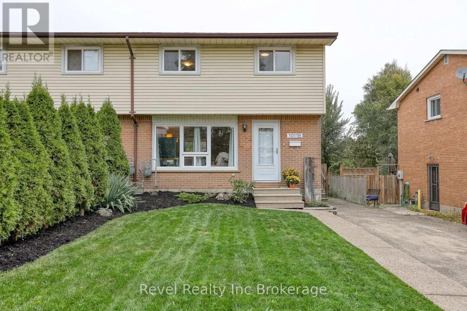 1011B VANIER AVENUE
