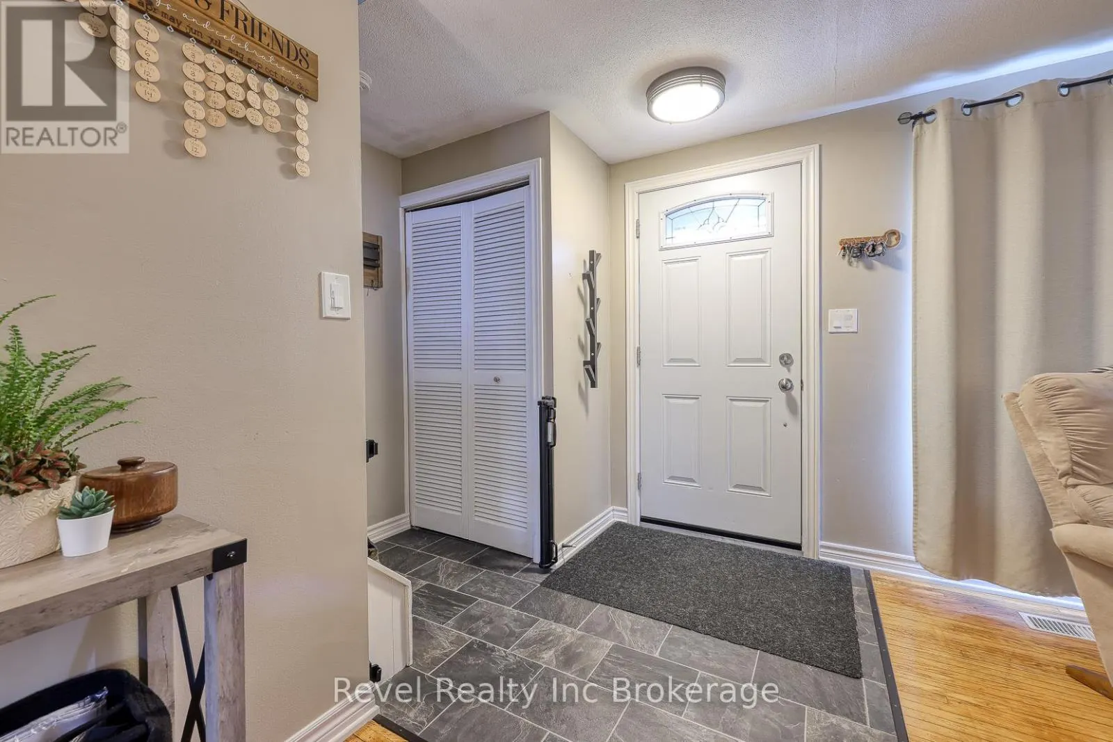 1011B VANIER AVENUE