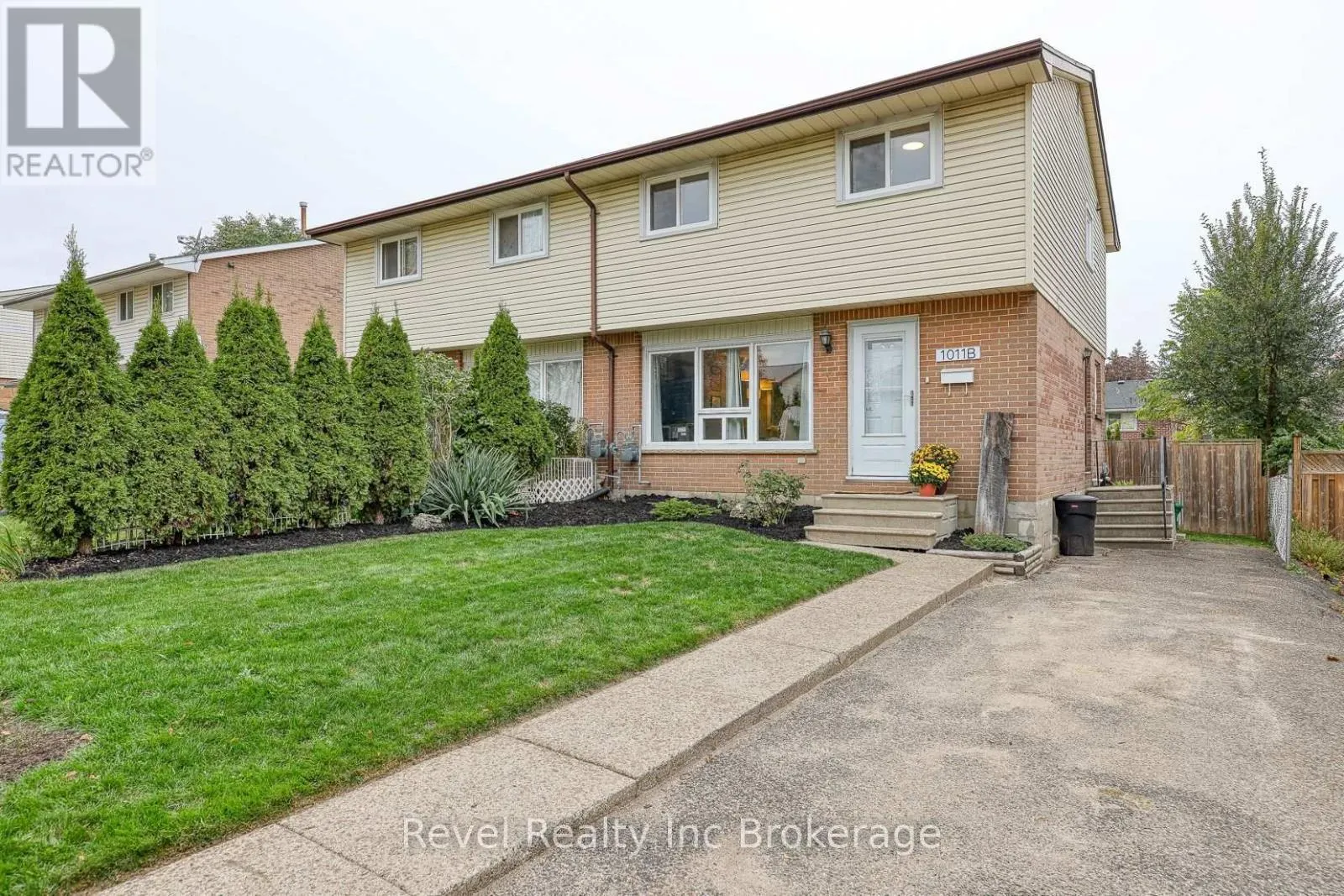 1011B VANIER AVENUE