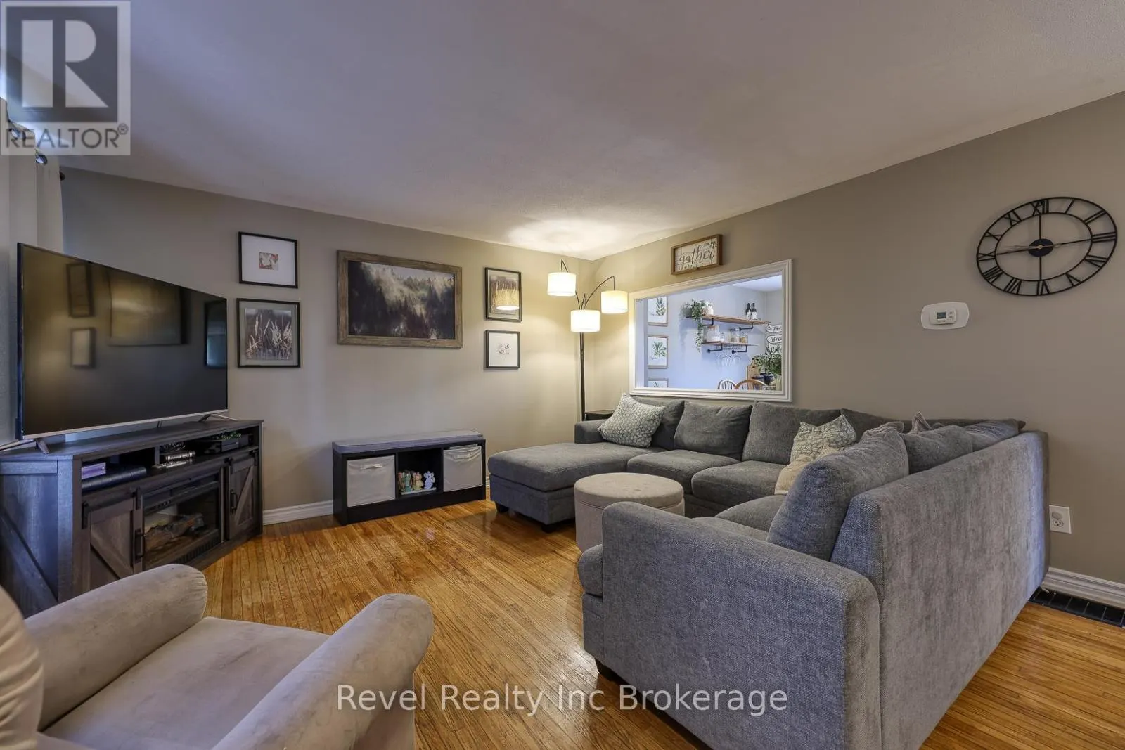 1011B VANIER AVENUE