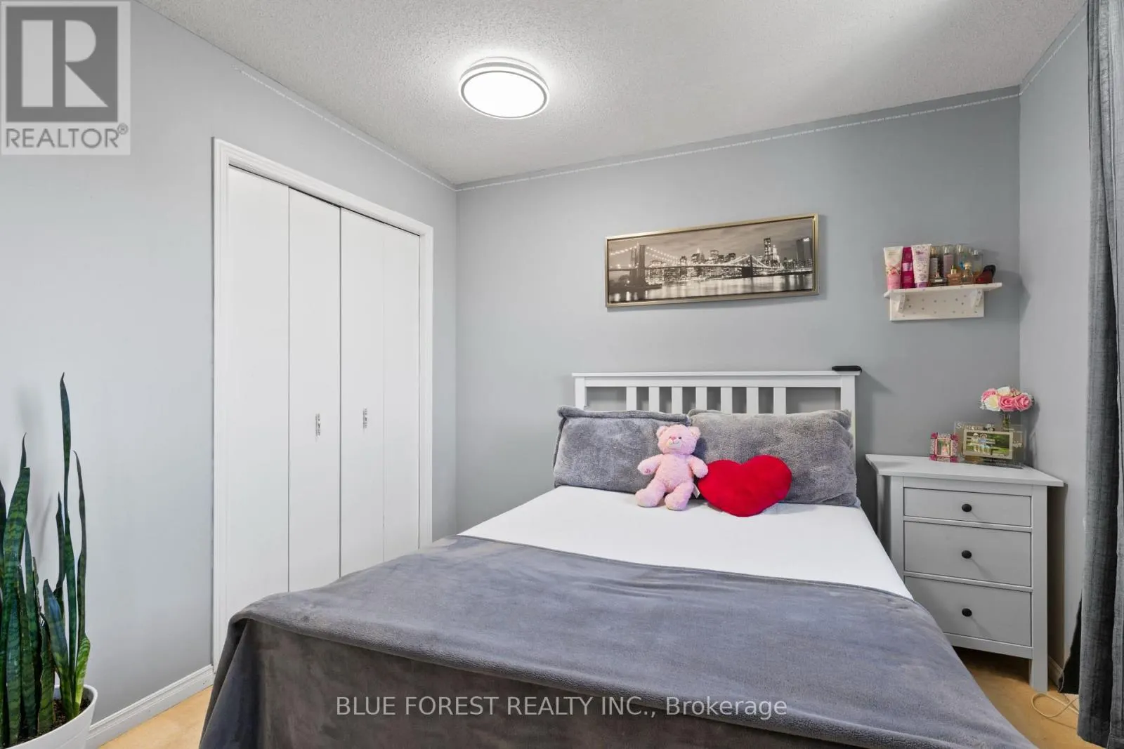 7 FAIRCHILD CRESCENT
