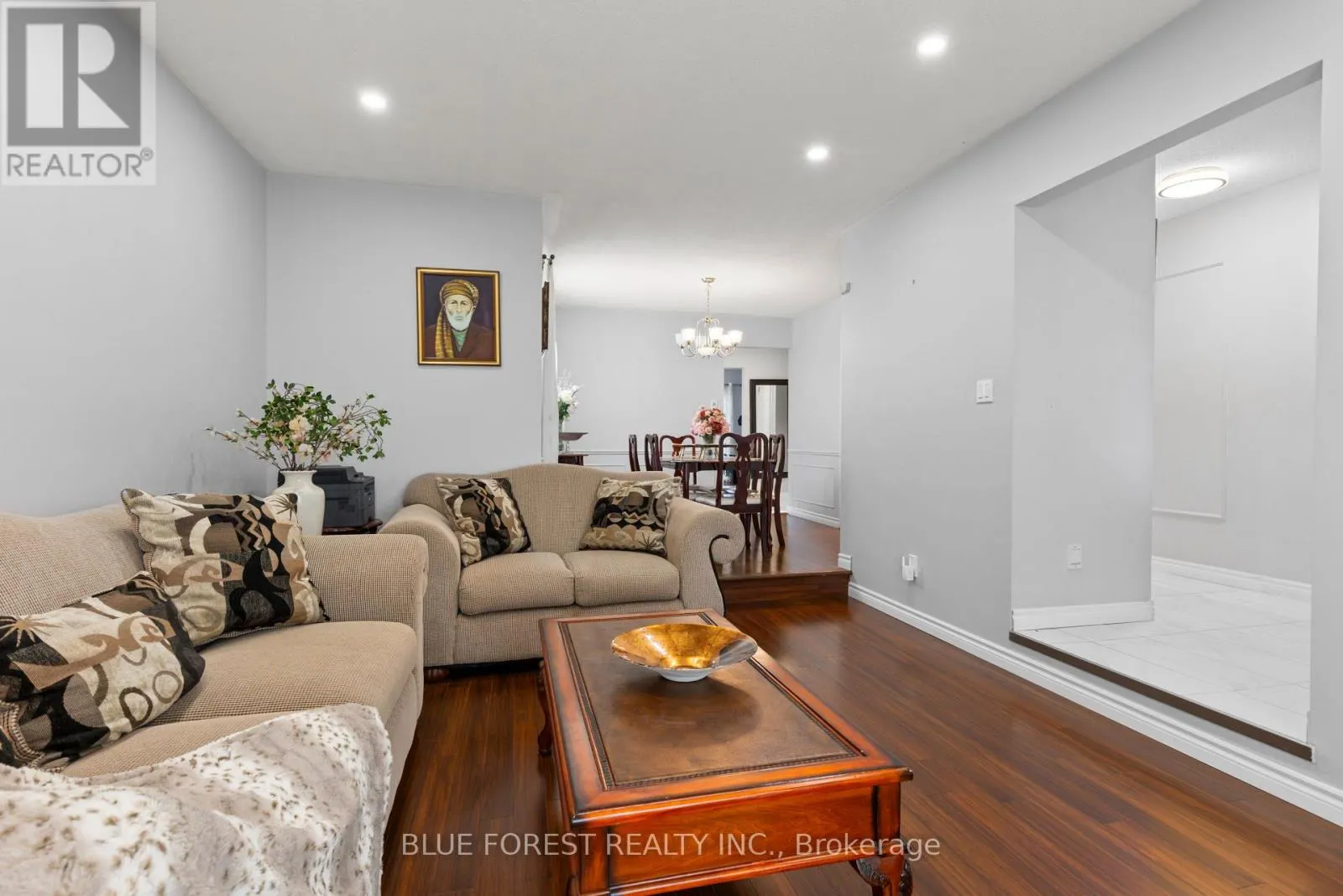 7 FAIRCHILD CRESCENT