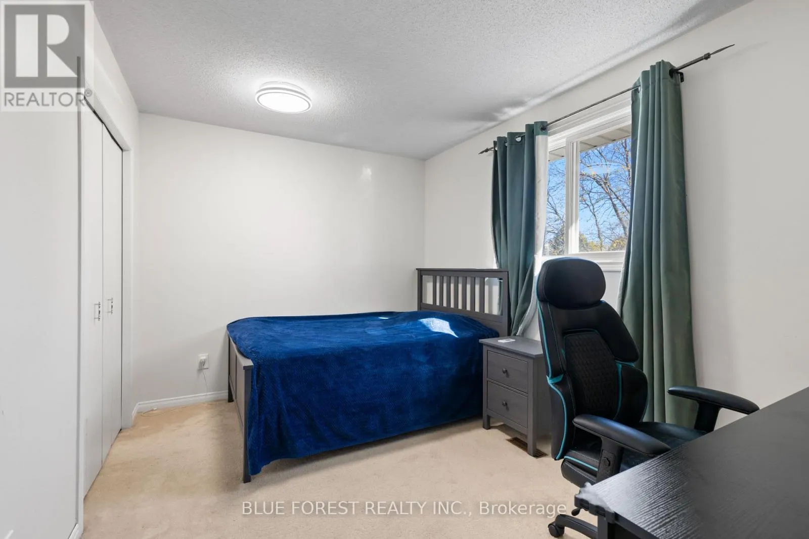 7 FAIRCHILD CRESCENT