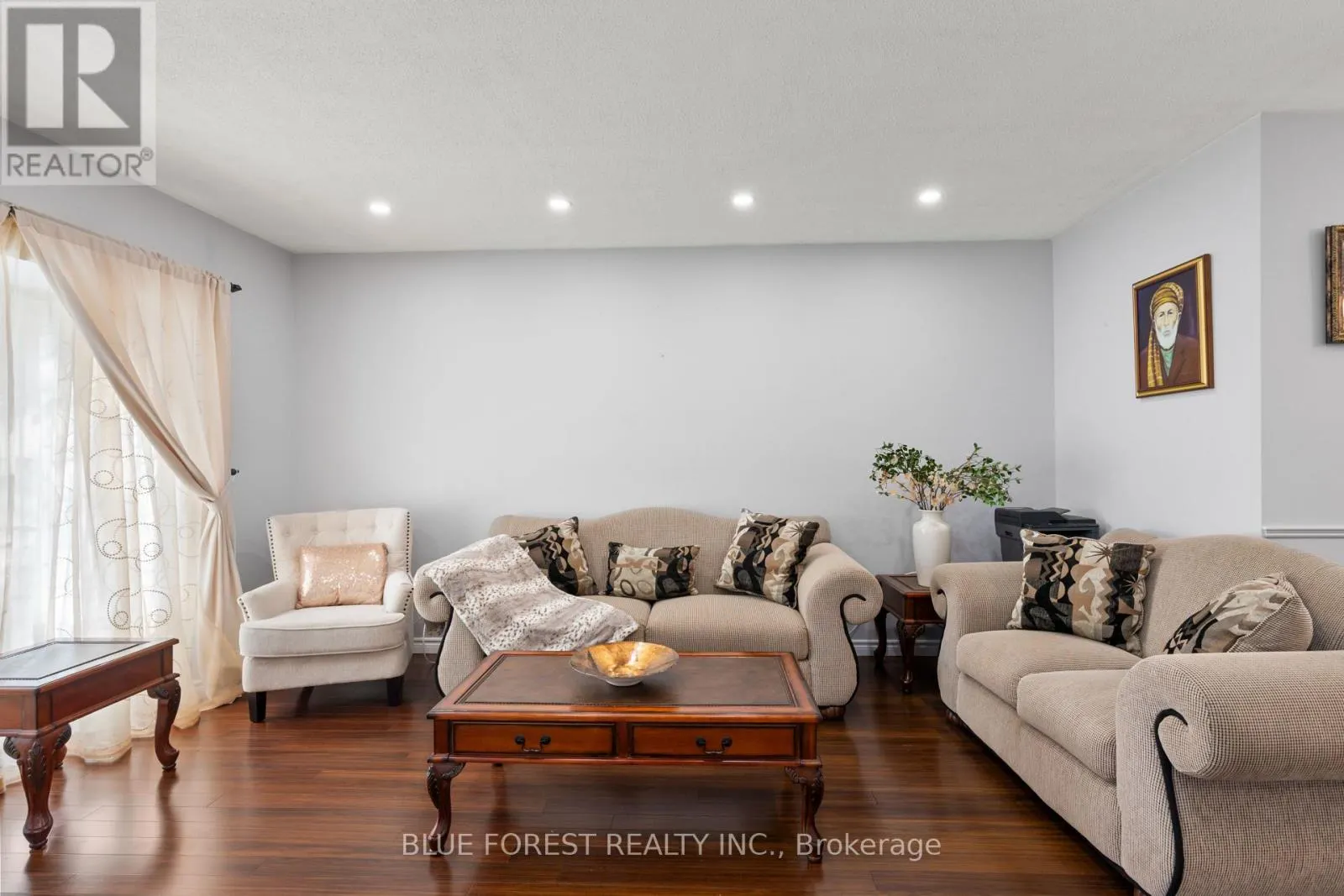 7 FAIRCHILD CRESCENT