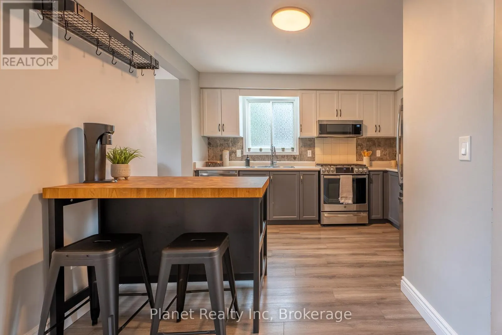 16 SOUTHCREEK TRAIL