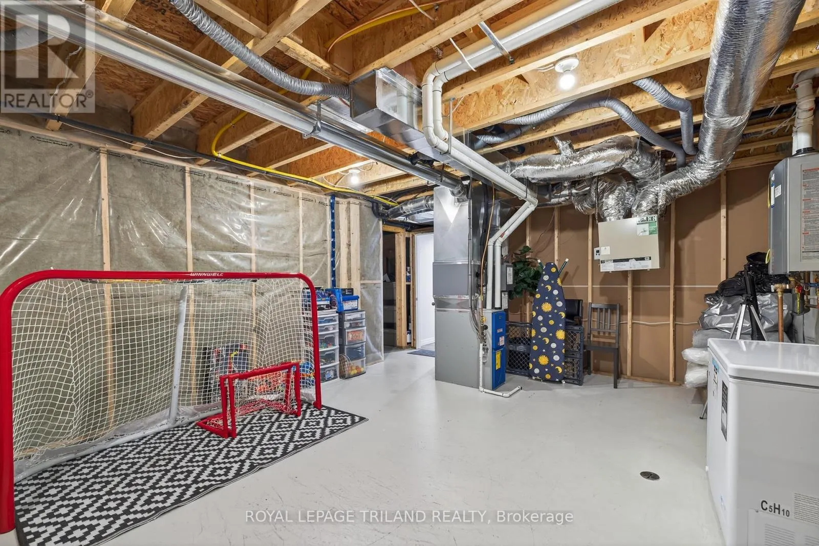 61 ASHBERRY PLACE