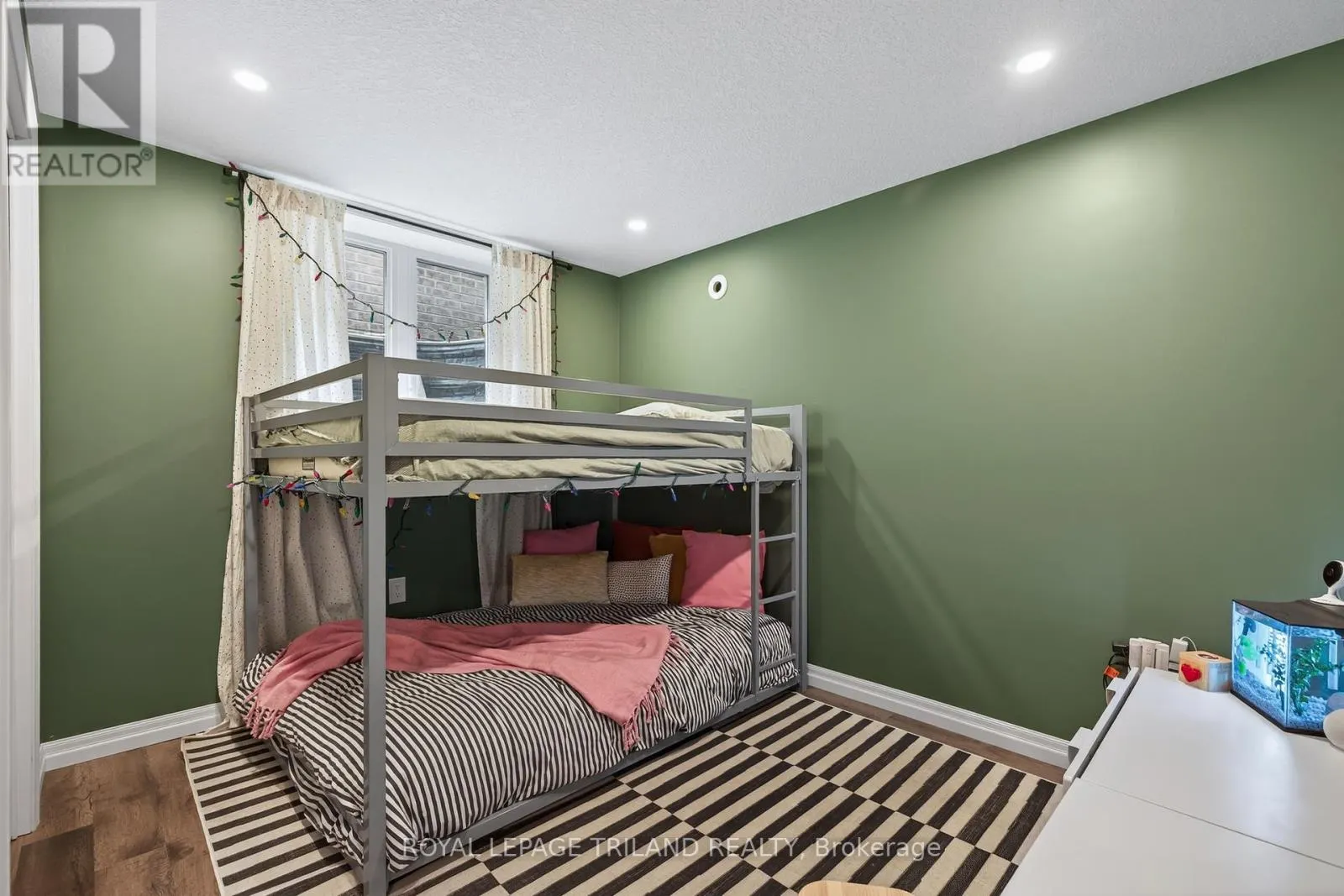 61 ASHBERRY PLACE