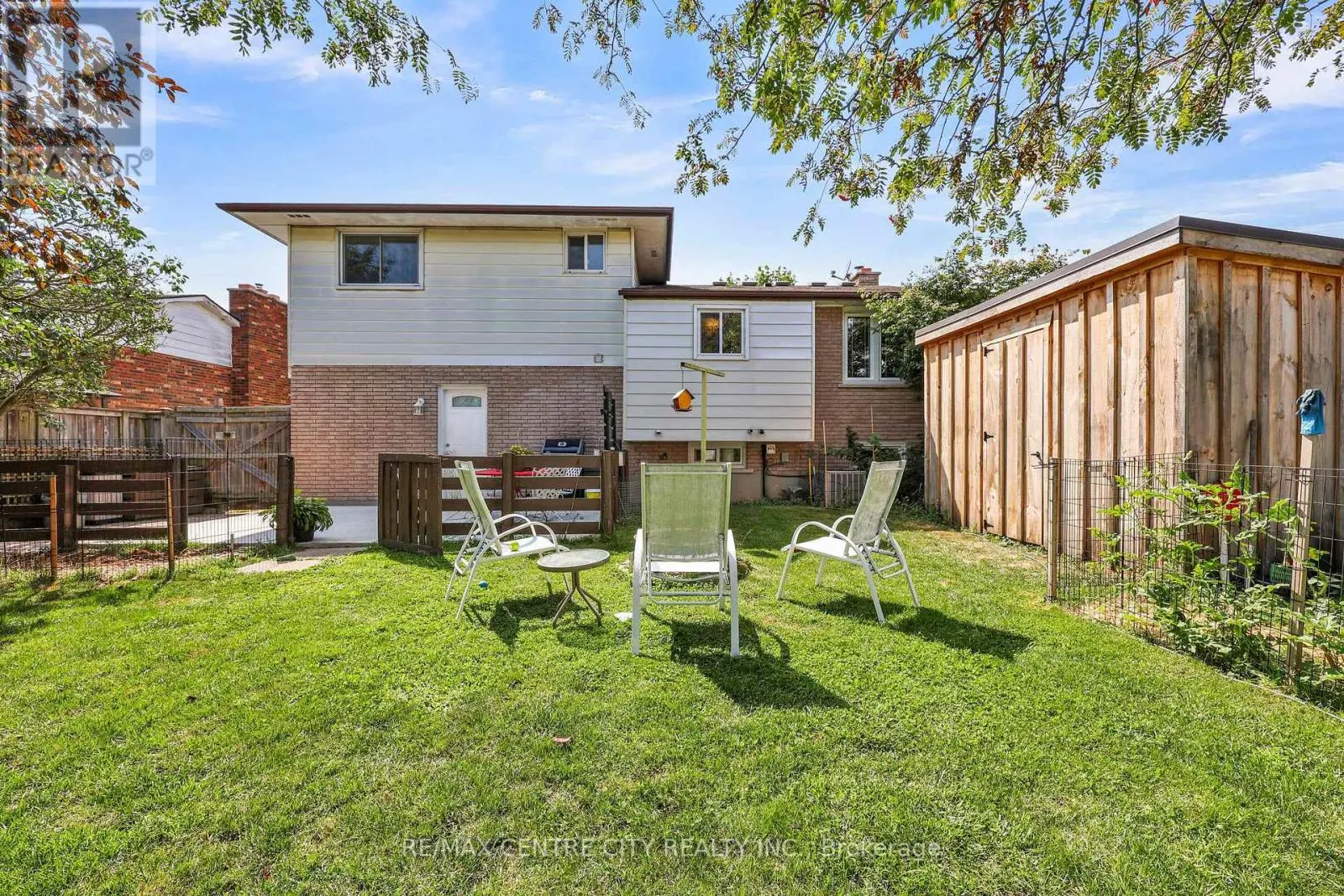 141 ST ANDREW STREET E