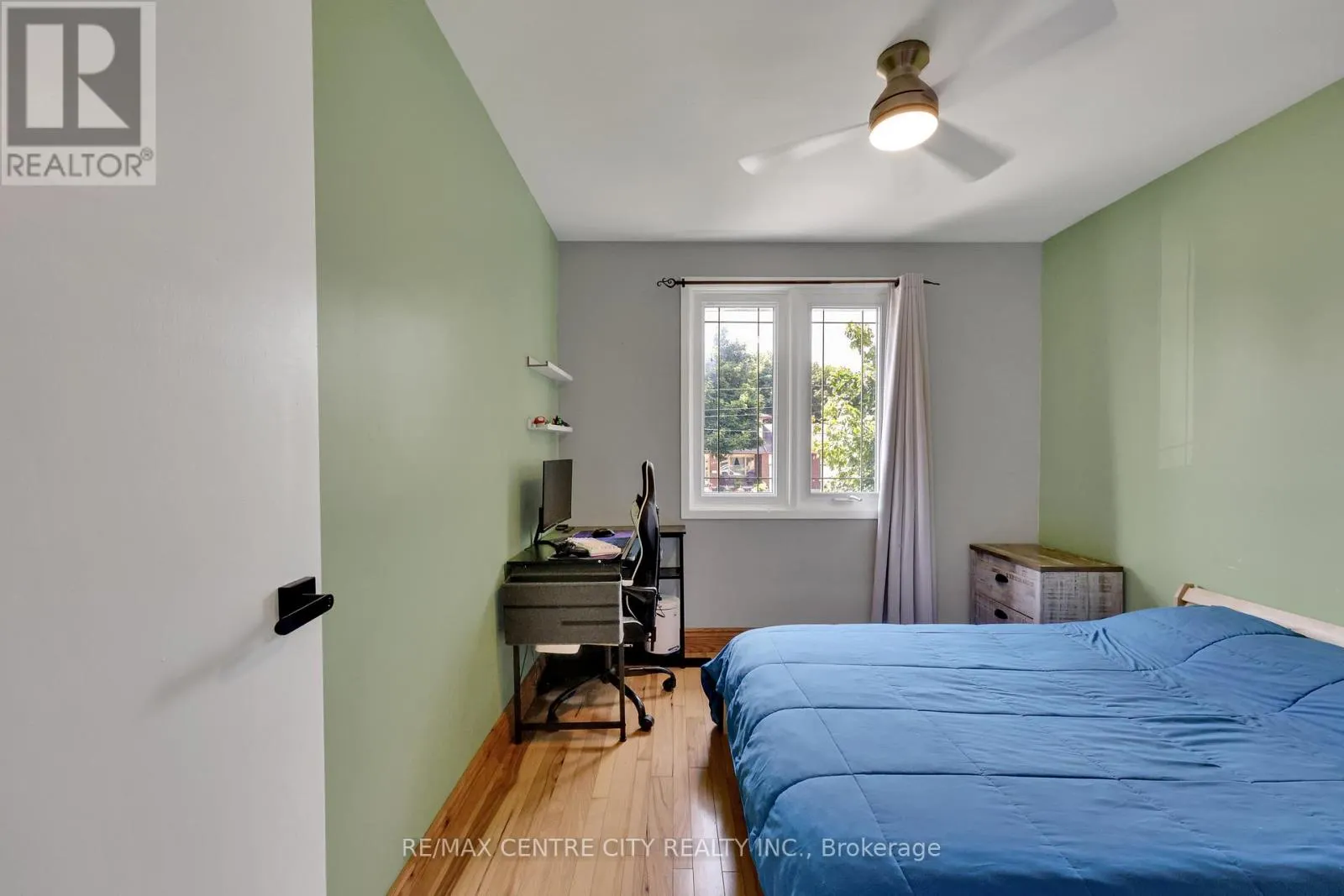 141 ST ANDREW STREET E