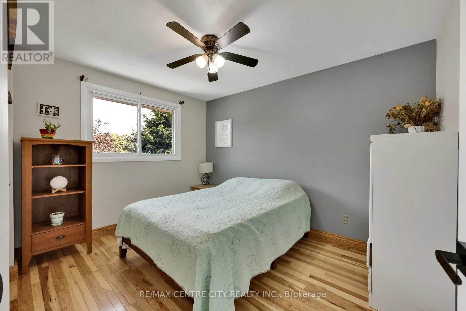 141 ST ANDREW STREET E