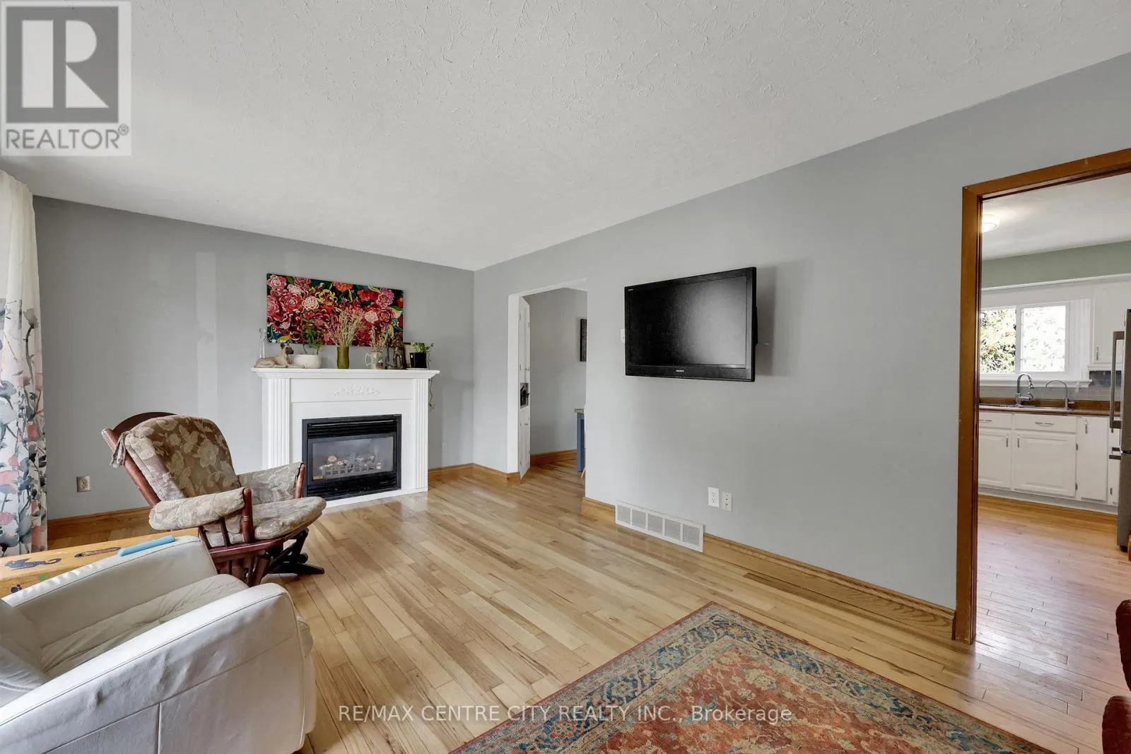 141 ST ANDREW STREET E