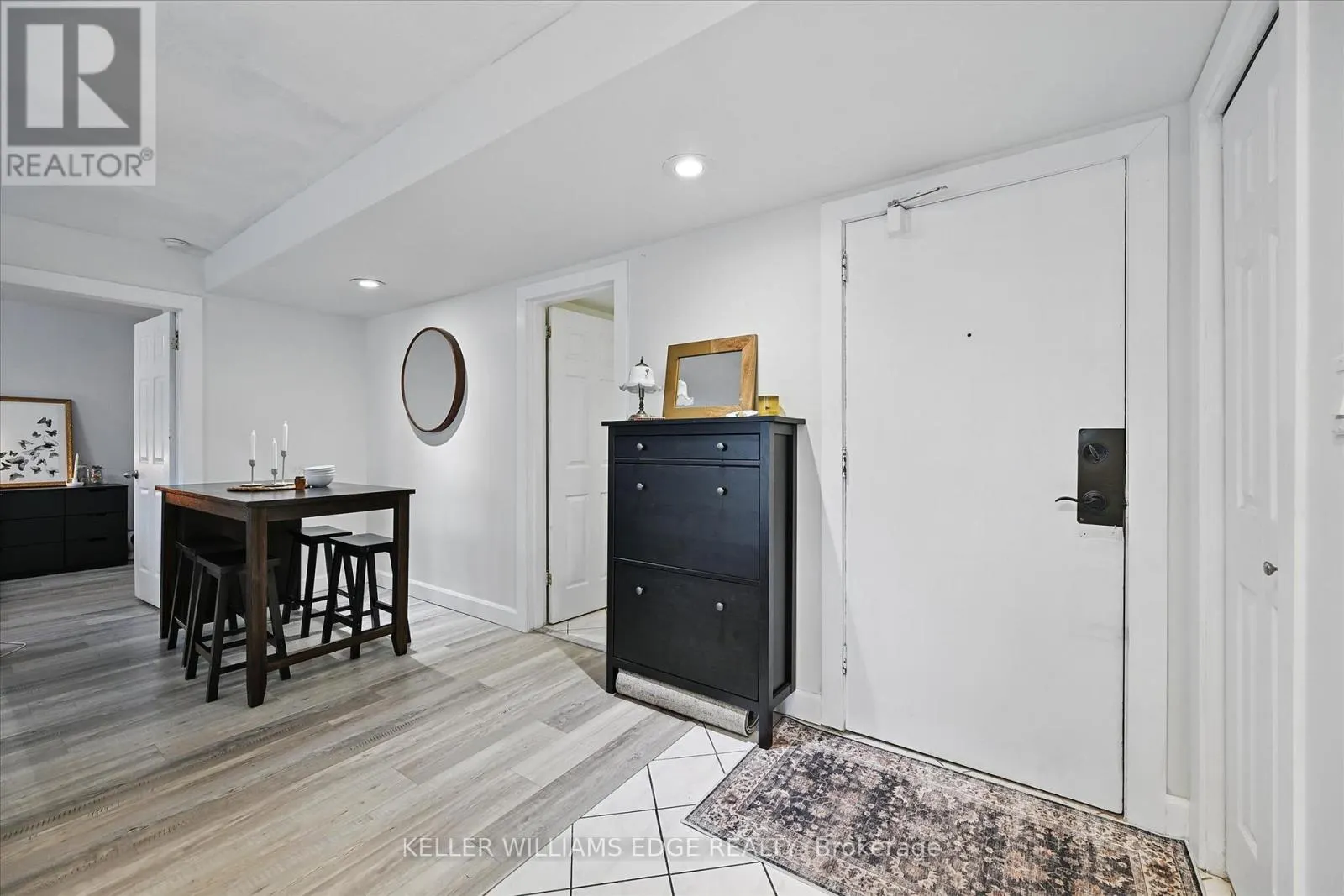 43 - 2373 KING STREET E