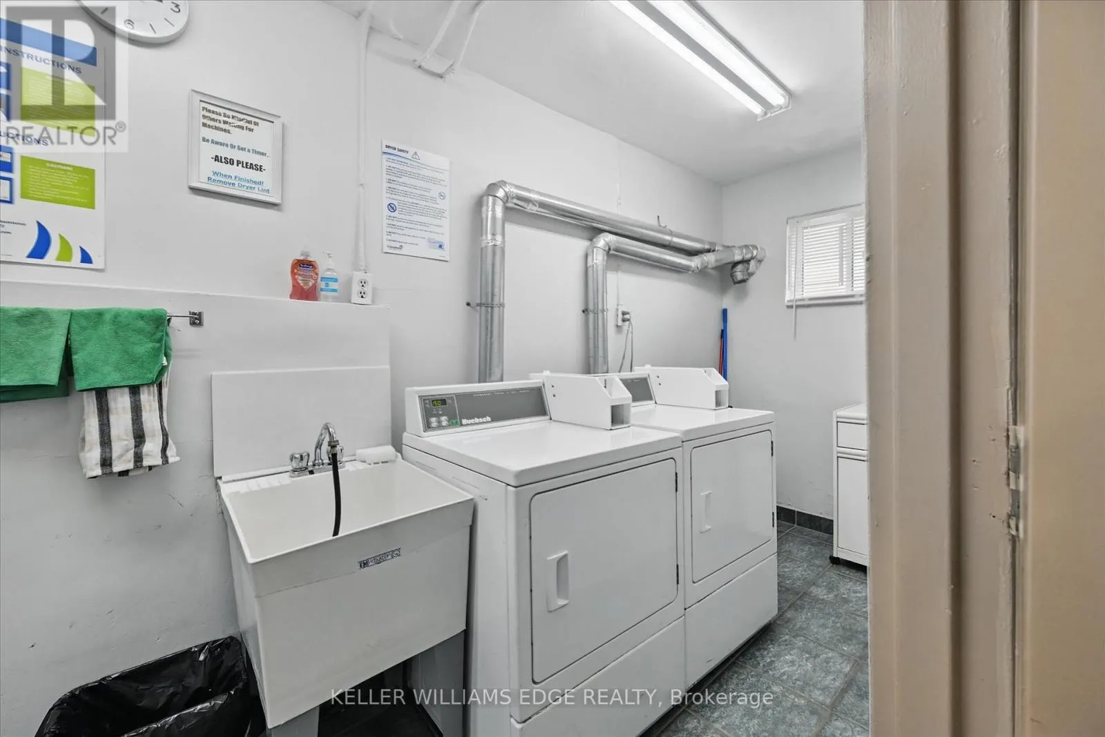 43 - 2373 KING STREET E