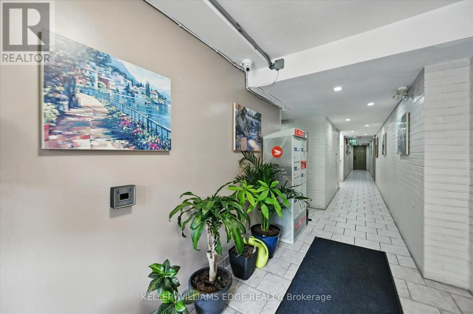 43 - 2373 KING STREET E