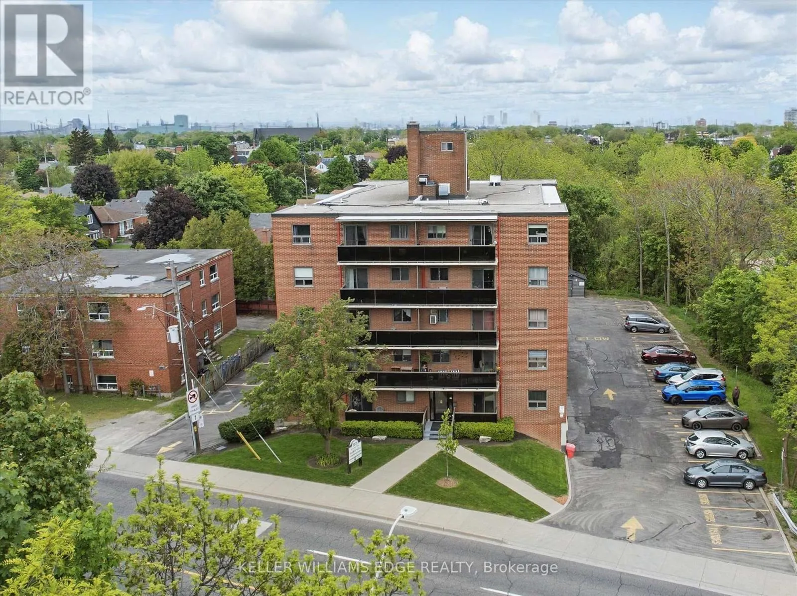 43 - 2373 KING STREET E