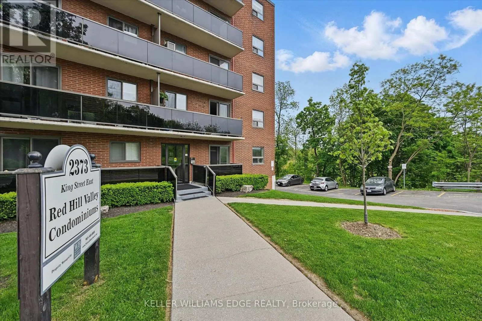 43 - 2373 KING STREET E